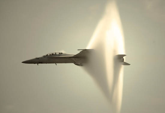 Sonic Booms of Supersonic Flights