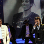 sonu-nigam-tribute-to-the-king-of-pop-michael-jackson-at-iifa